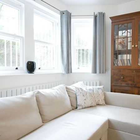 Newly Refurbished 2 Bed Apartment In Paddington Londra Exterior foto