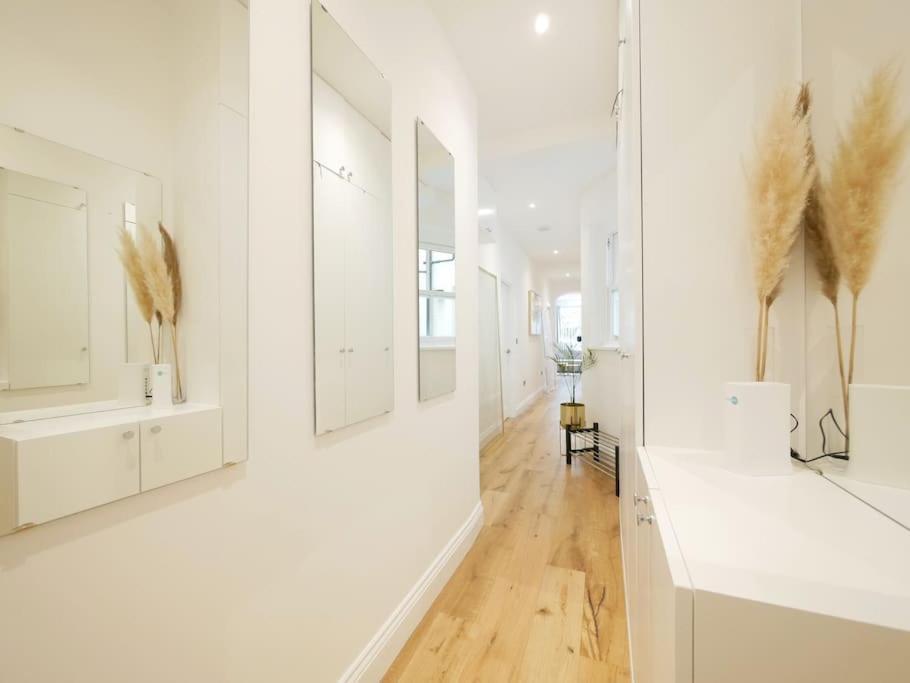 Newly Refurbished 2 Bed Apartment In Paddington Londra Exterior foto