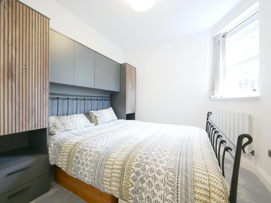 Newly Refurbished 2 Bed Apartment In Paddington Londra Exterior foto