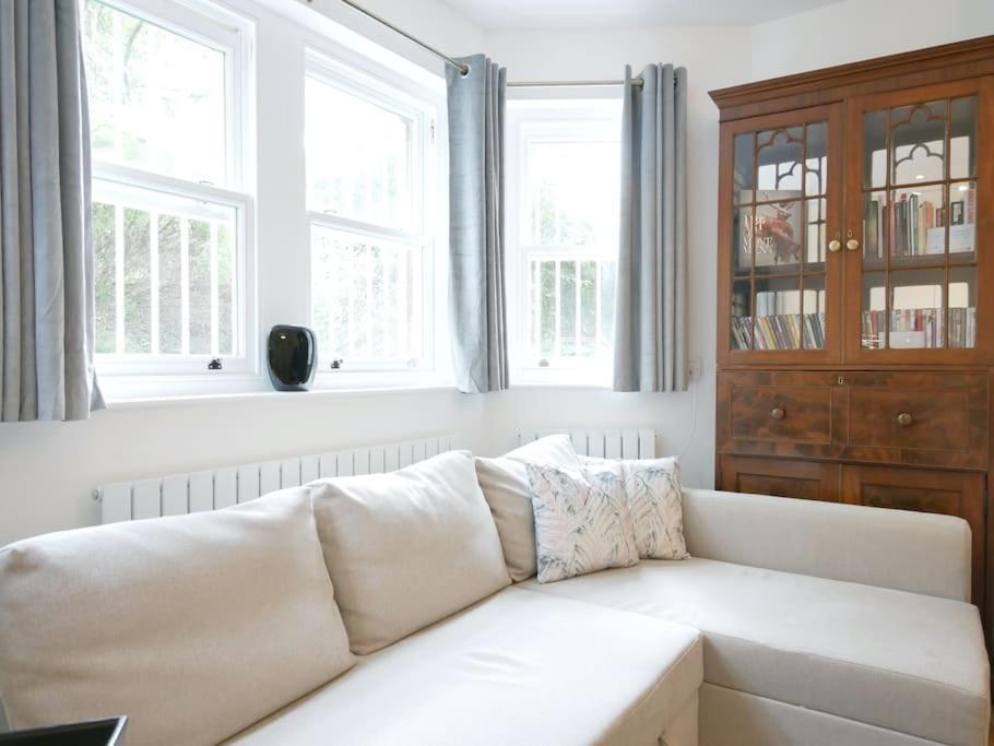 Newly Refurbished 2 Bed Apartment In Paddington Londra Exterior foto