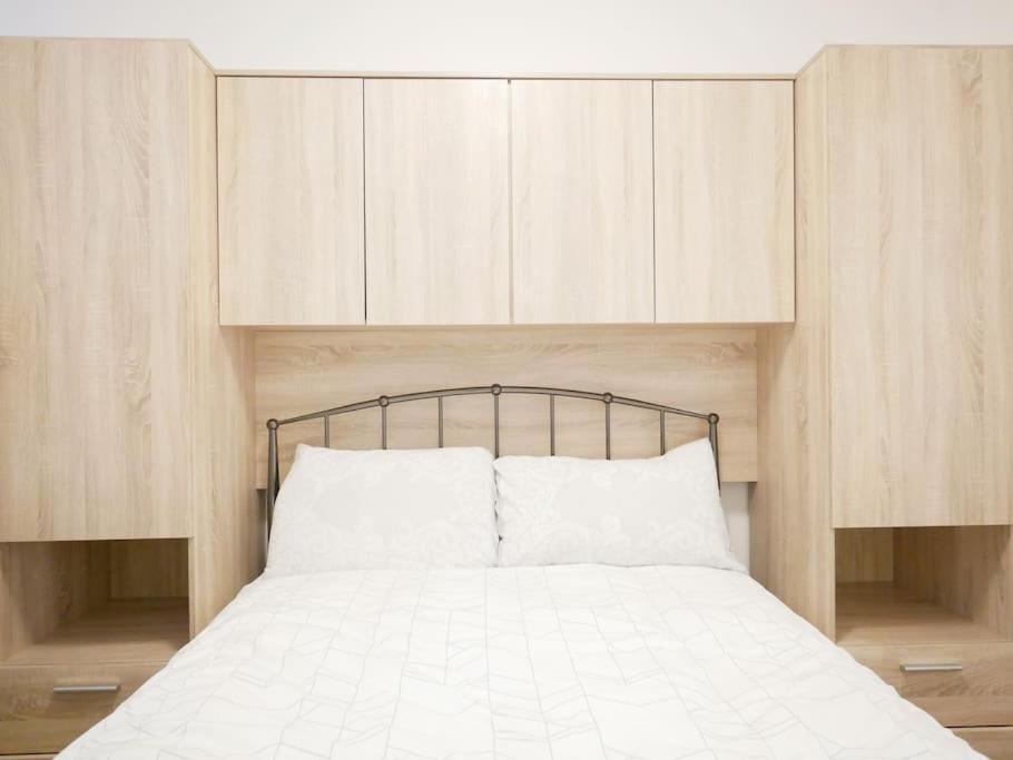 Newly Refurbished 2 Bed Apartment In Paddington Londra Exterior foto